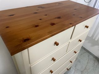 Cómoda Ikea de madera maciza