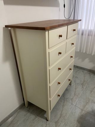 Cómoda Ikea de madera maciza
