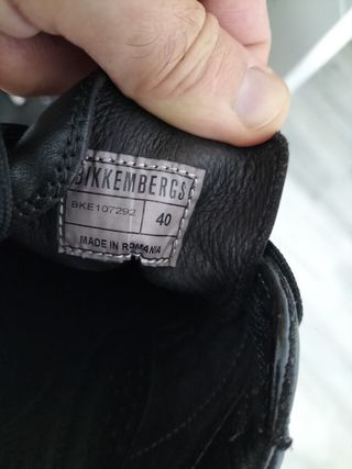 Zapatos Bikkembergs Talla 40 vienen un poco grande