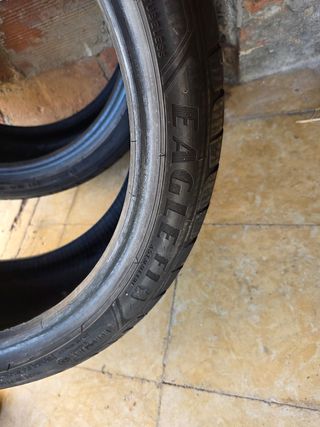 2x Neumáticos Goodyear 225/40R19 89Y