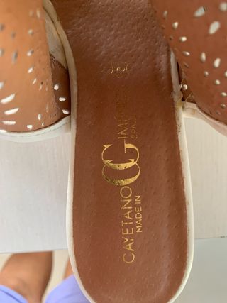 Sandalias de piel elegantes beige/blanco