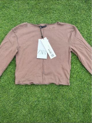 Camiseta crop top Zara marrón