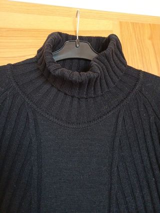 Vestito lungo nero a collo alto