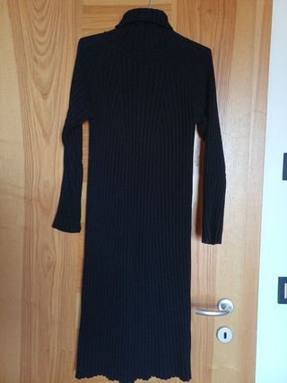 Vestito lungo nero a collo alto