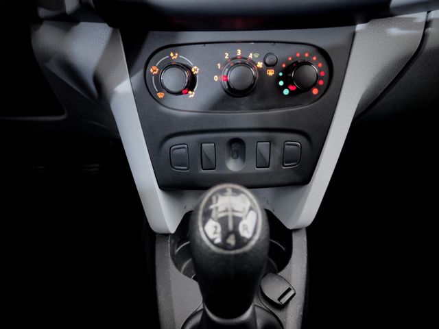 Dacia Sandero Base 1.2 75