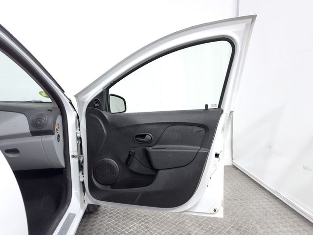 Dacia Sandero Base 1.2 75