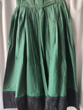 Traje de gallega verde y negro, talla 42-44 , 