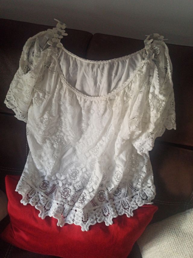 camisa hombros descubiertos