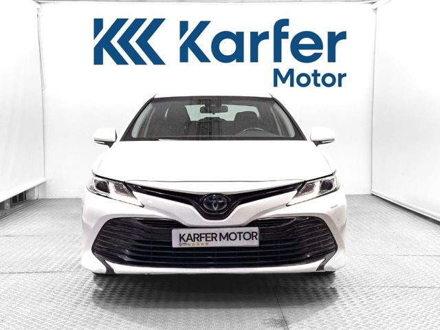Toyota Camry 2.5 220H Business