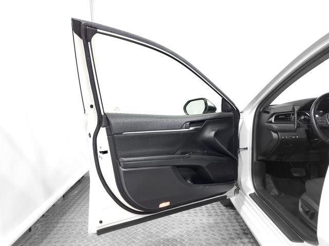 Toyota Camry 2.5 220H Business