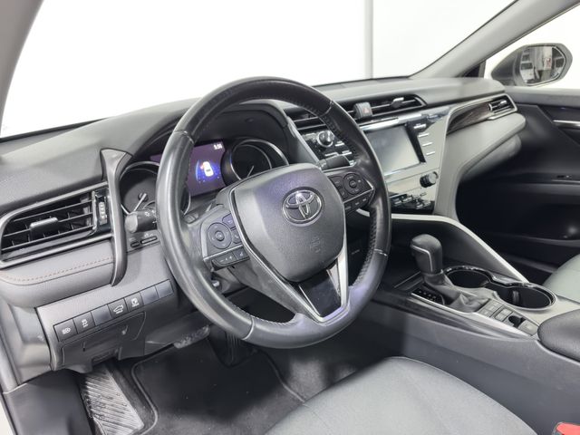 Toyota Camry 2.5 220H Business