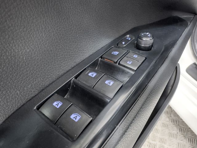 Toyota Camry 2.5 220H Business