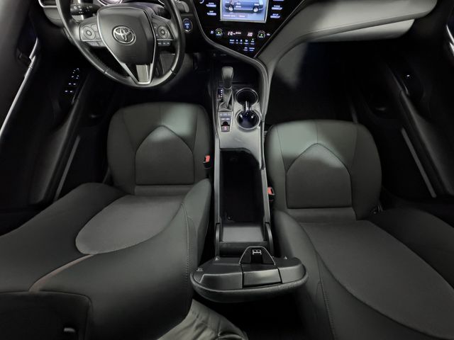 Toyota Camry 2.5 220H Business