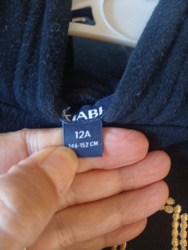 Sudadera negra corta Kiabi talla 12