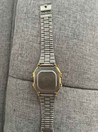 Reloj Casio Dorado