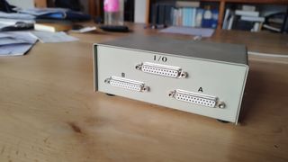 SWITCH. Caja de conexiones I/O con 3 puertos A, B 