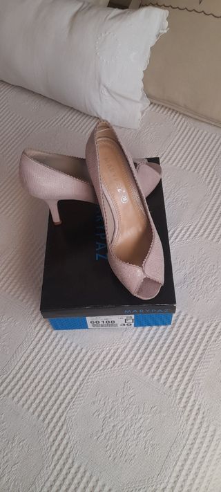 Zapatos de tacón Mary Paz beige talla 39