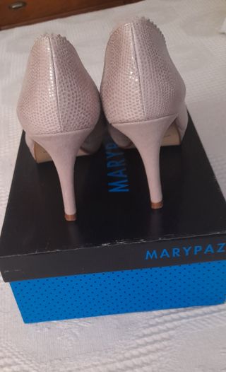 Zapatos de tacón Mary Paz beige talla 39