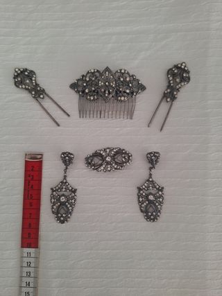Conjunto Baturra: Pendientes, Broche y Peinetas