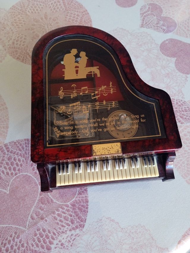 Carillon a forma di pianoforte