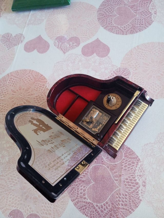 Carillon a forma di pianoforte