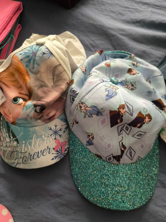A 2€ /U :2 Gorras Frozen Niña,1Peppa pig 1 Nike