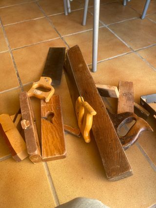 Cepillos y serruchos de carpintería