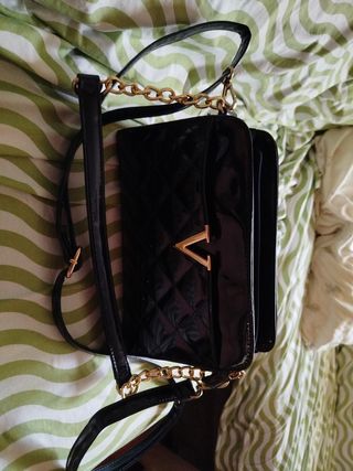 Bolso Negro V Dorado