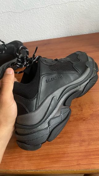 Balenciaga Triple S Negro Nuevo Sin Caja.