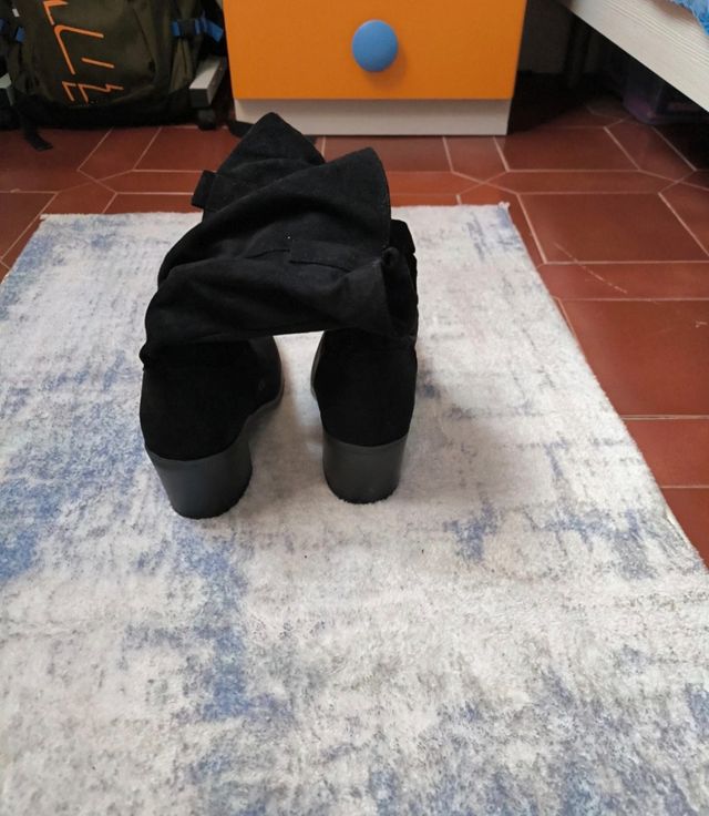 Stivali neri tacco basso n. 40