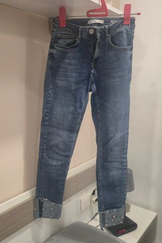 Pantalones vaqueros con perlas
