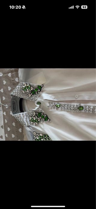 Camicia con strass verde e bianca