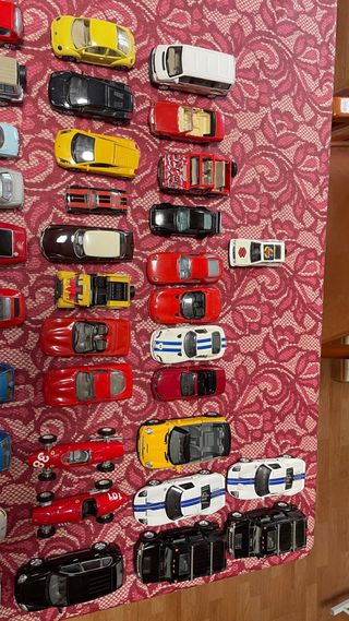 Collezione di 44 macchinine