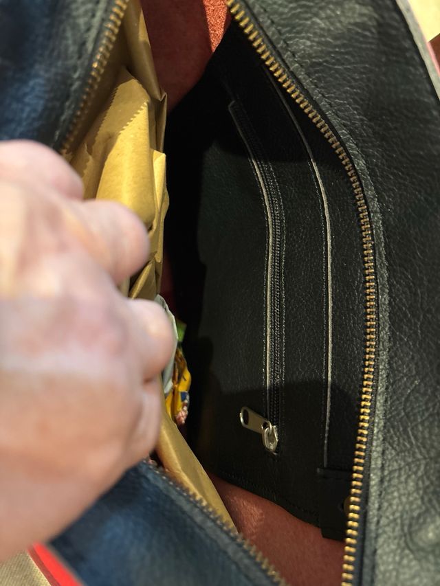 Bolso Piel NV Rojo 38x33cm Sin estrenar.