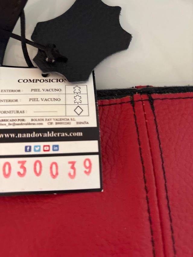 Bolso Piel NV Rojo 38x33cm Sin estrenar.