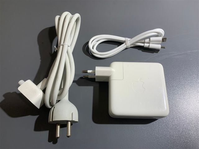 Cargador original magasfe usb-c 61 watios