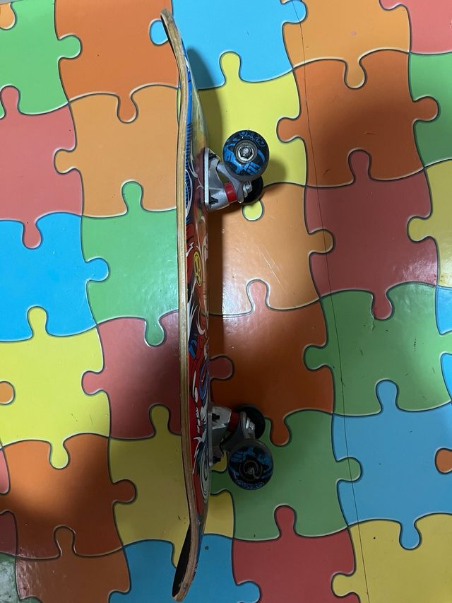 Skate Oxelo con diseño de demonio