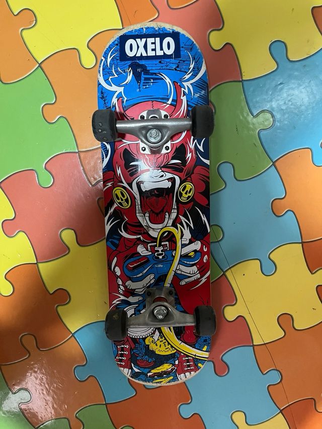Skate Oxelo con diseño de demonio