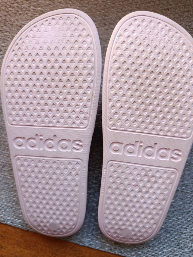 Chanclas Adidas rosas