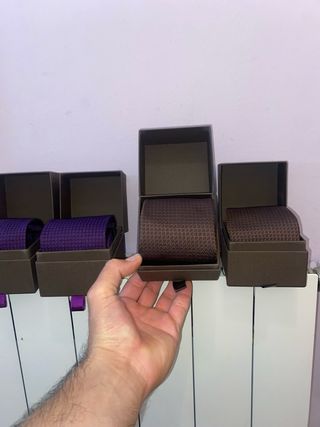Corbatas de vestir (2 moradas, 2 marrones) 