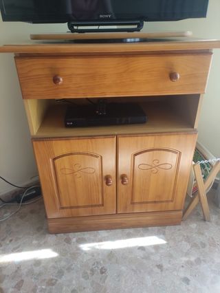 Mueble TV de madera de pino maciza 