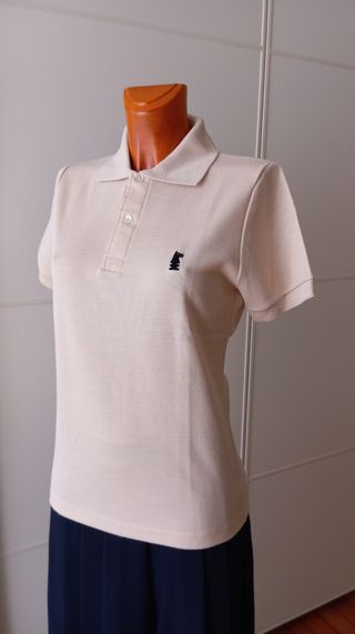 Polo vintage beige con logo de caballo. Unisex. 