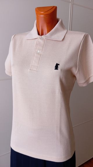 Polo vintage beige con logo de caballo. Unisex. 
