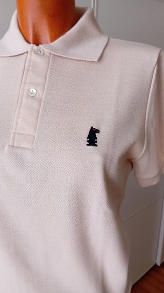 Polo vintage beige con logo de caballo. Unisex. 