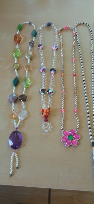 Conjunto de 15 Collares y 19 Pulseras Artesanales
