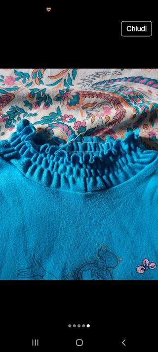 Maglietta bambina blu con fiori