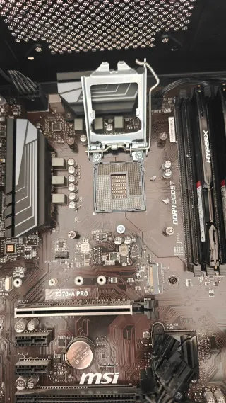 Pack Intel i5-8600K + Z370-A Pro + 8GB RAM + SSD 2