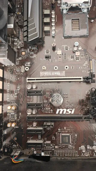 Pack Intel i5-8600K + Z370-A Pro + 8GB RAM + SSD 2