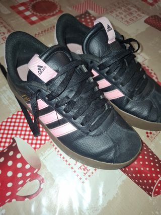 Zapatillas Adidas Negras y Rosas