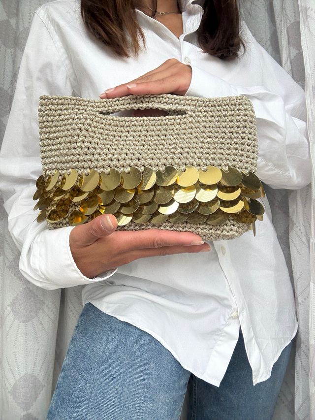 Borsa uncinetto beige con paillettes oro